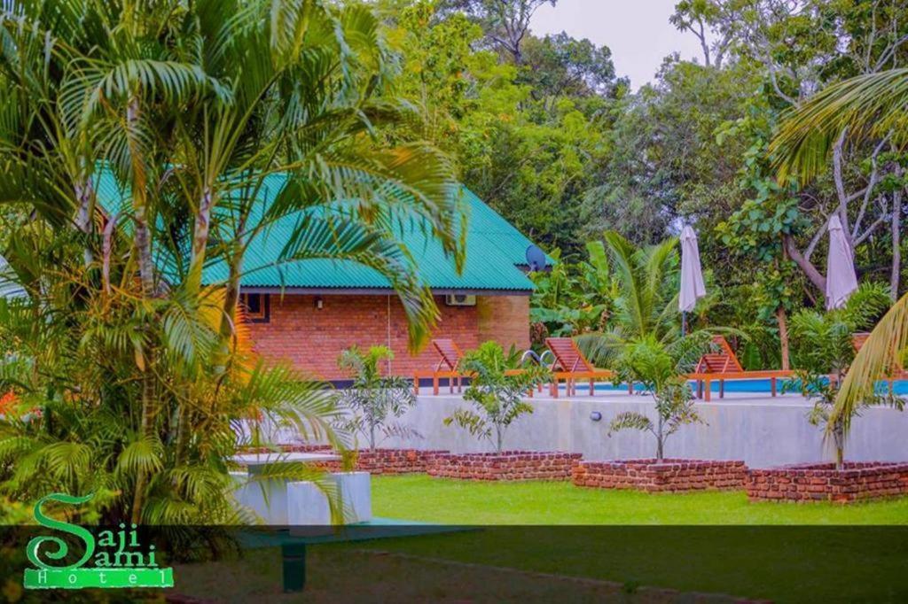 Saji-Sami Hotel Anuradhapura Bagian luar foto