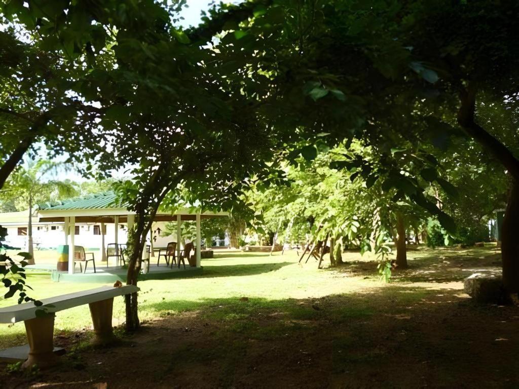 Saji-Sami Hotel Anuradhapura Bagian luar foto