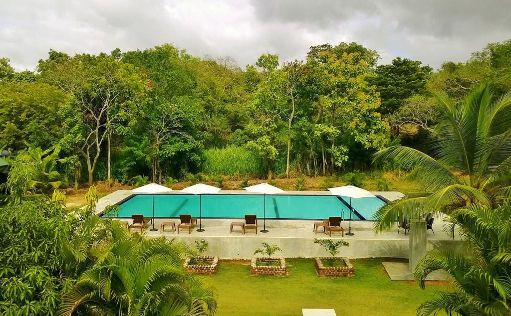 Saji-Sami Hotel Anuradhapura Bagian luar foto