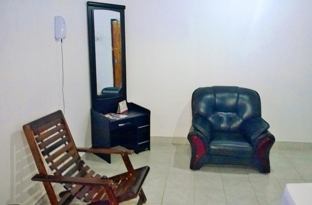 Saji-Sami Hotel Anuradhapura Bagian luar foto