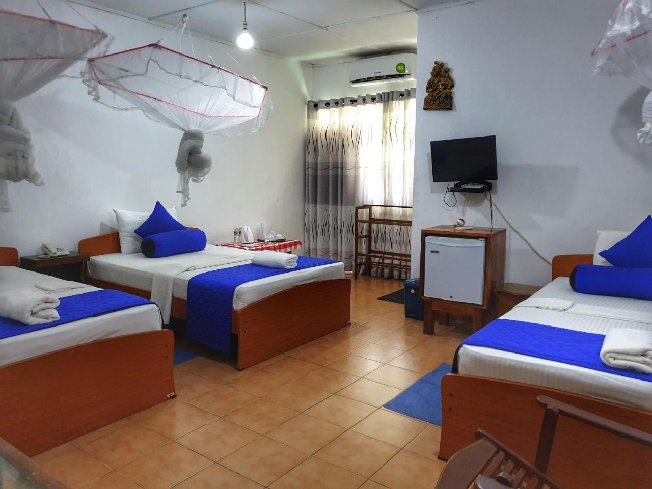 Saji-Sami Hotel Anuradhapura Bagian luar foto