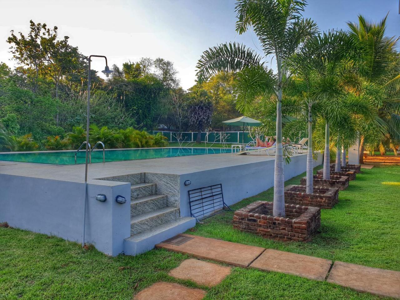 Saji-Sami Hotel Anuradhapura Bagian luar foto