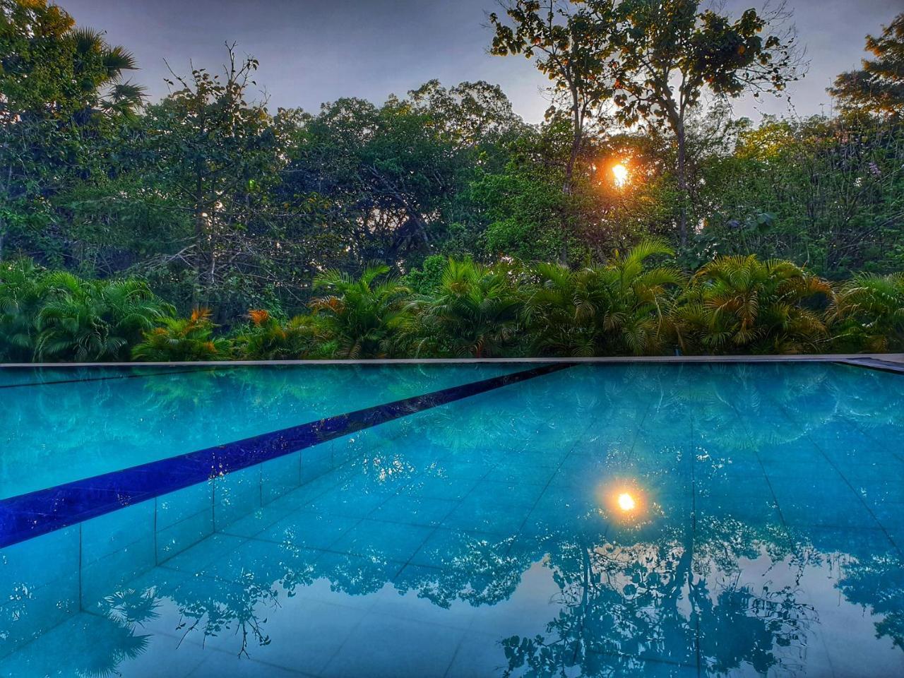 Saji-Sami Hotel Anuradhapura Bagian luar foto