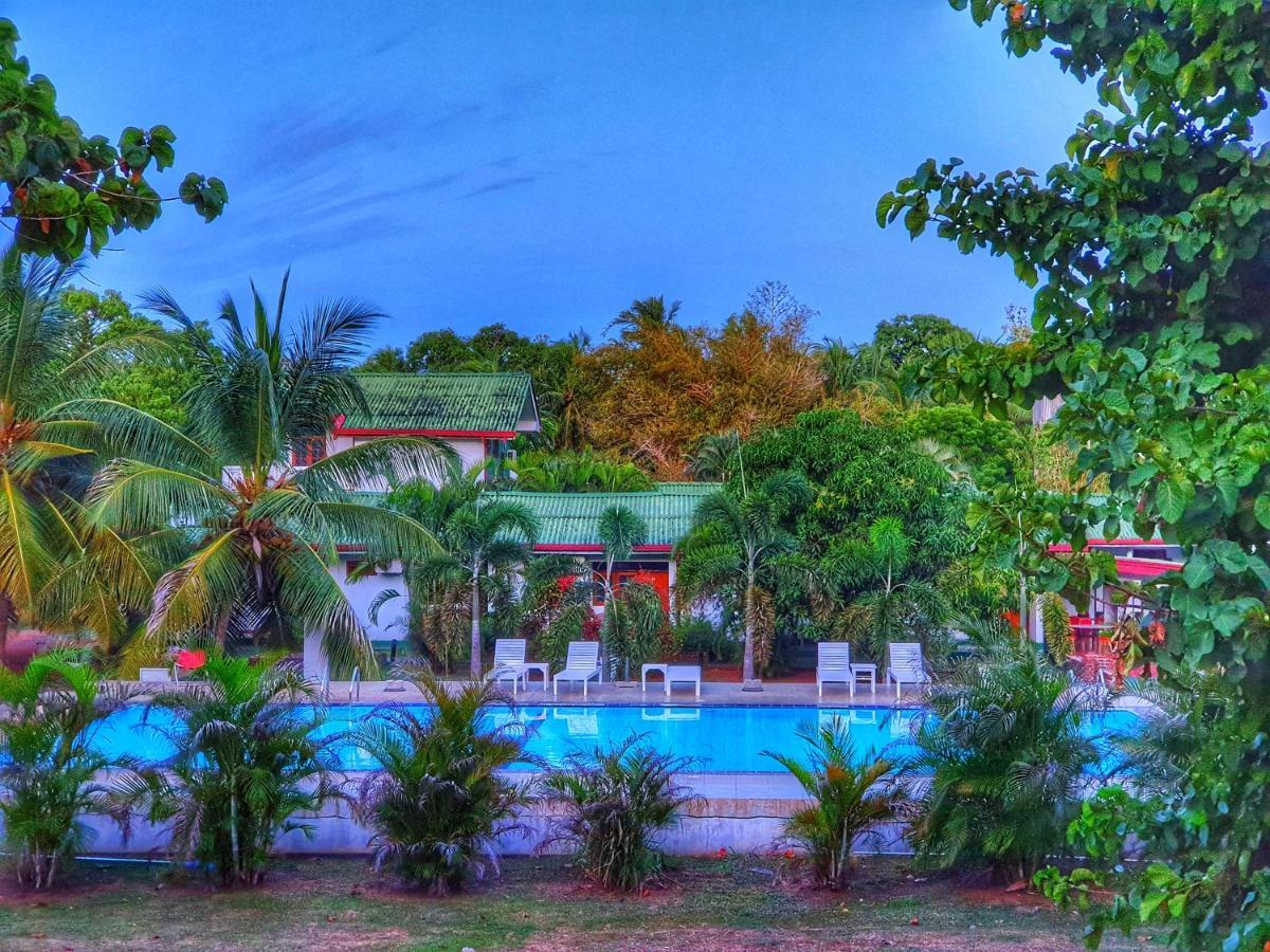 Saji-Sami Hotel Anuradhapura Bagian luar foto