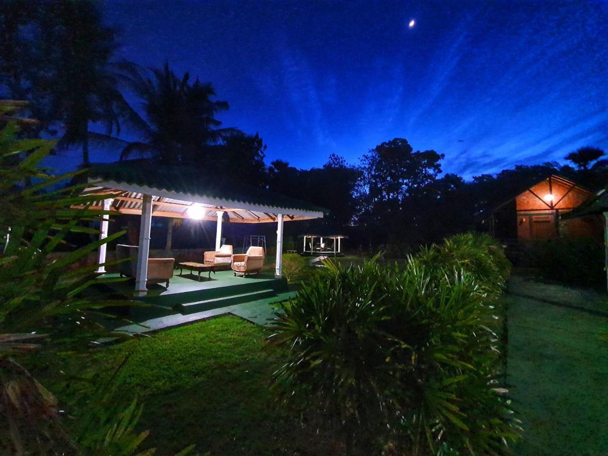 Saji-Sami Hotel Anuradhapura Bagian luar foto