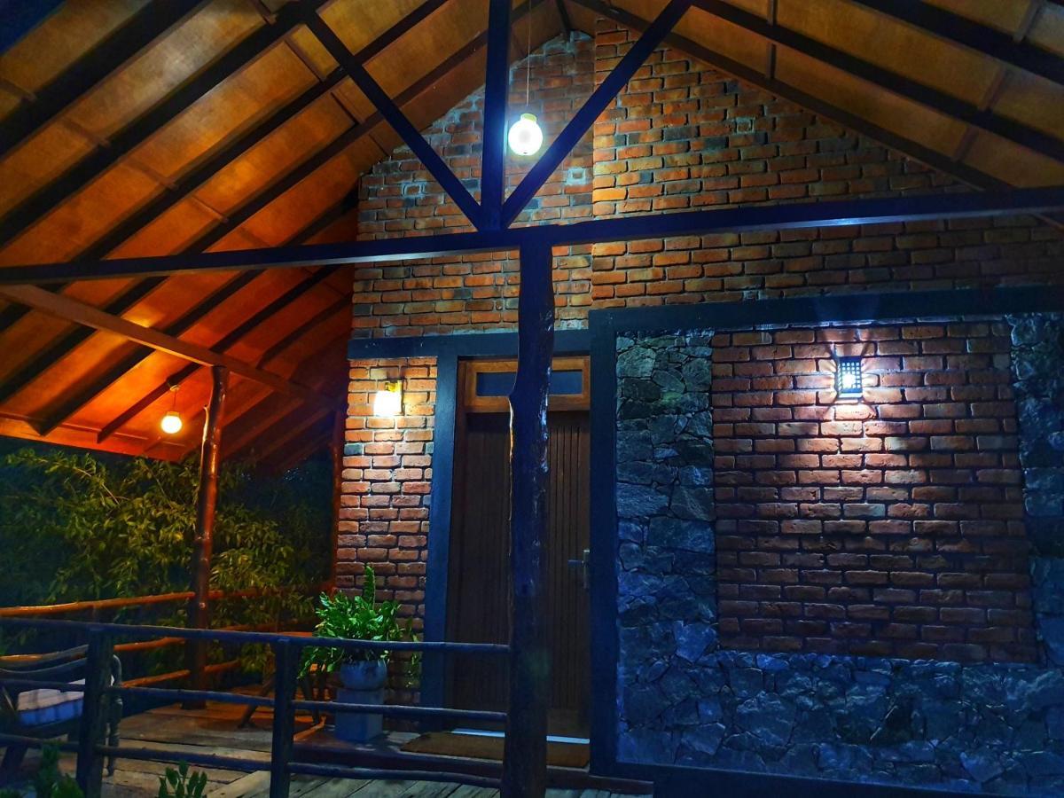 Saji-Sami Hotel Anuradhapura Bagian luar foto